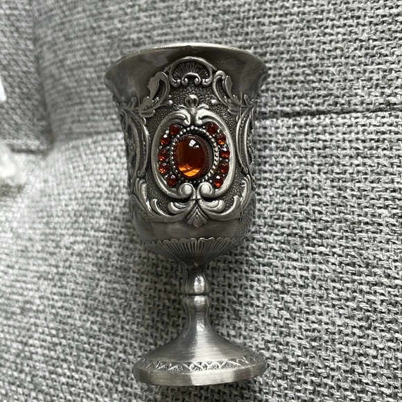 pewter decanter with cups & tray - Picture 11 of 17